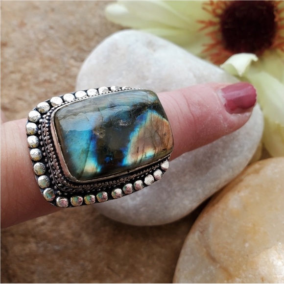 FIERY LABRADORITE RING - Picture 2 of 6